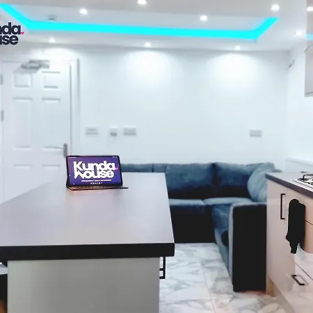 Elegant Ensuite Near City Centre - Kunda House Prázdninový dům Birmingham