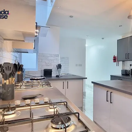 Elegant Ensuite Near City Centre - Kunda House * Birmingham
