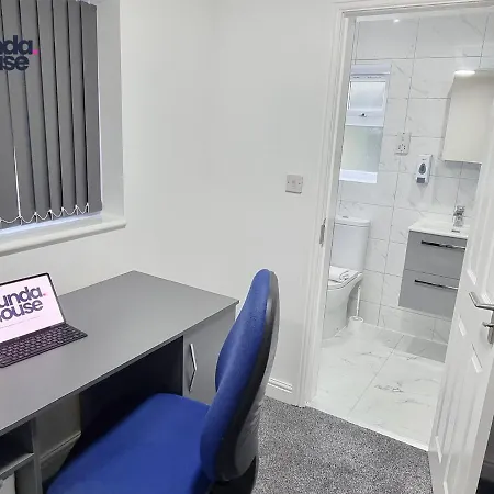 Elegant Ensuite Near City Centre - Kunda House * Birmingham