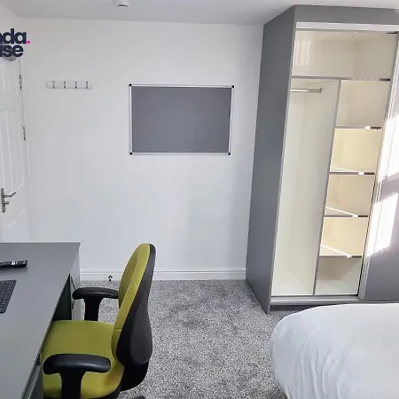 Elegant Ensuite Near City Centre - Kunda House * Birmingham