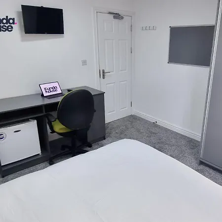 Elegant Ensuite Near City Centre - Kunda House Birmingham