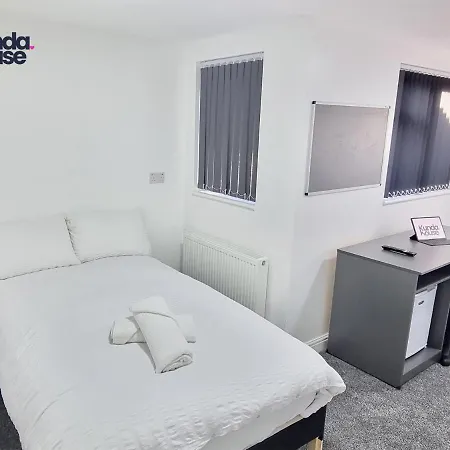 Elegant Ensuite Near City Centre - Kunda House Prázdninový dům