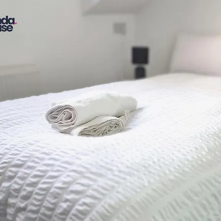 Elegant Ensuite Near City Centre - Kunda House Prázdninový dům *